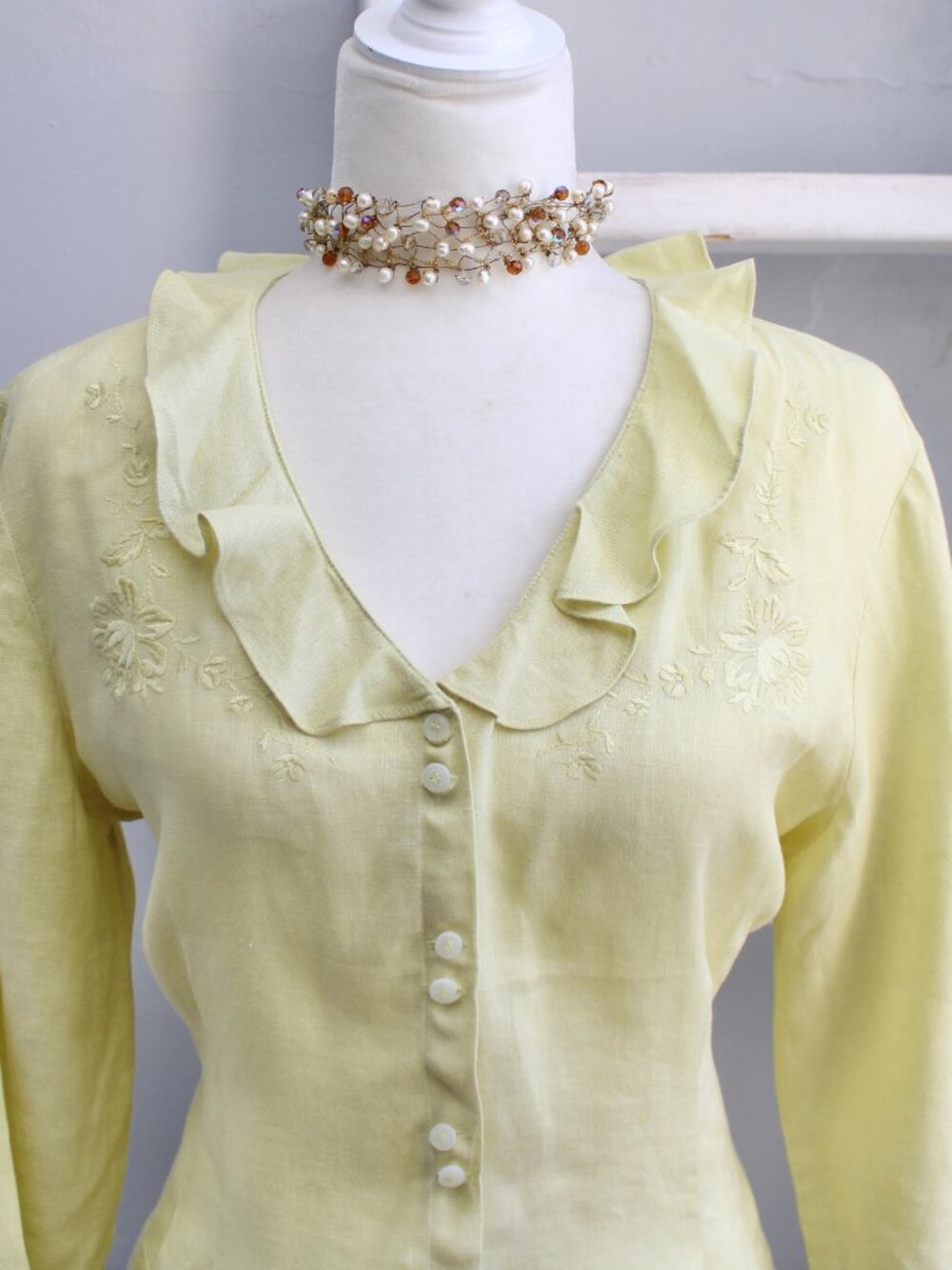 Liz Claiborne Yellow Green Linen Floral Embroidery Ruffle Button-Up Blouse Large - Picture 3 of 6